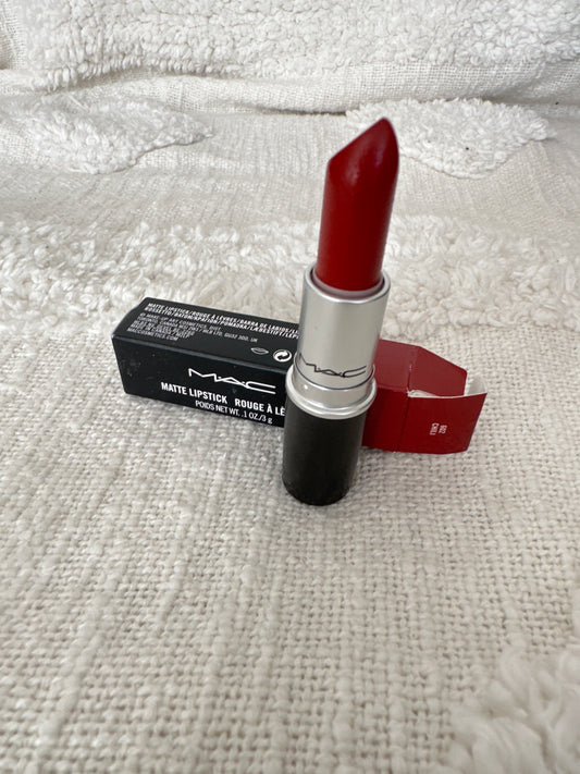 Mac Matte Lipstick color chilli 602